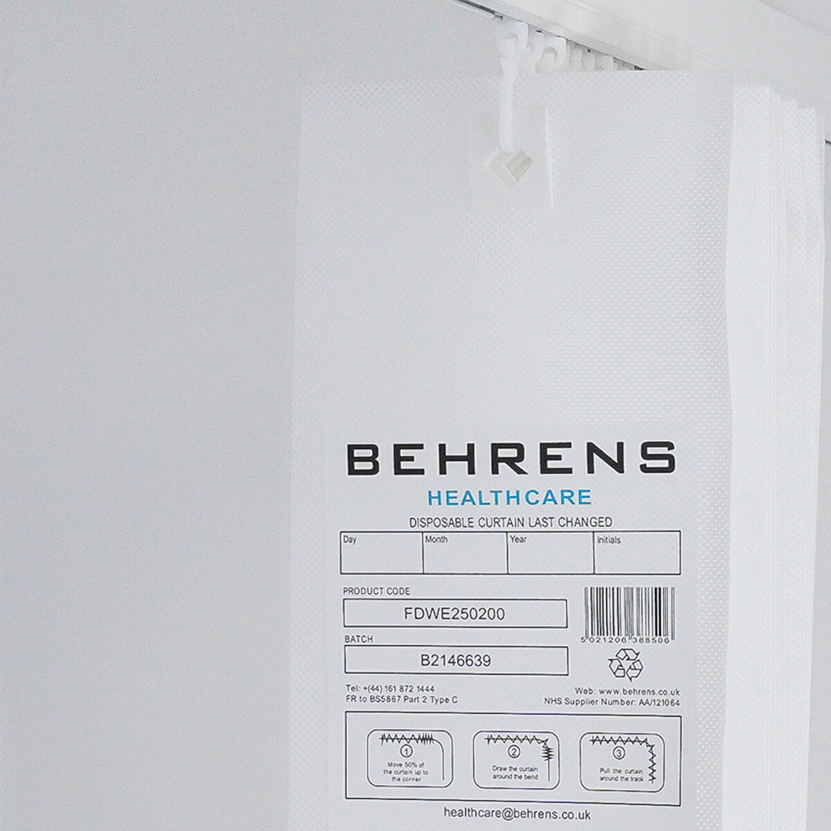 Disposable Shower Curtain White with Eyelets (250x200cm) Disposable Shower Curtain White with Eyelets (250x200cm)